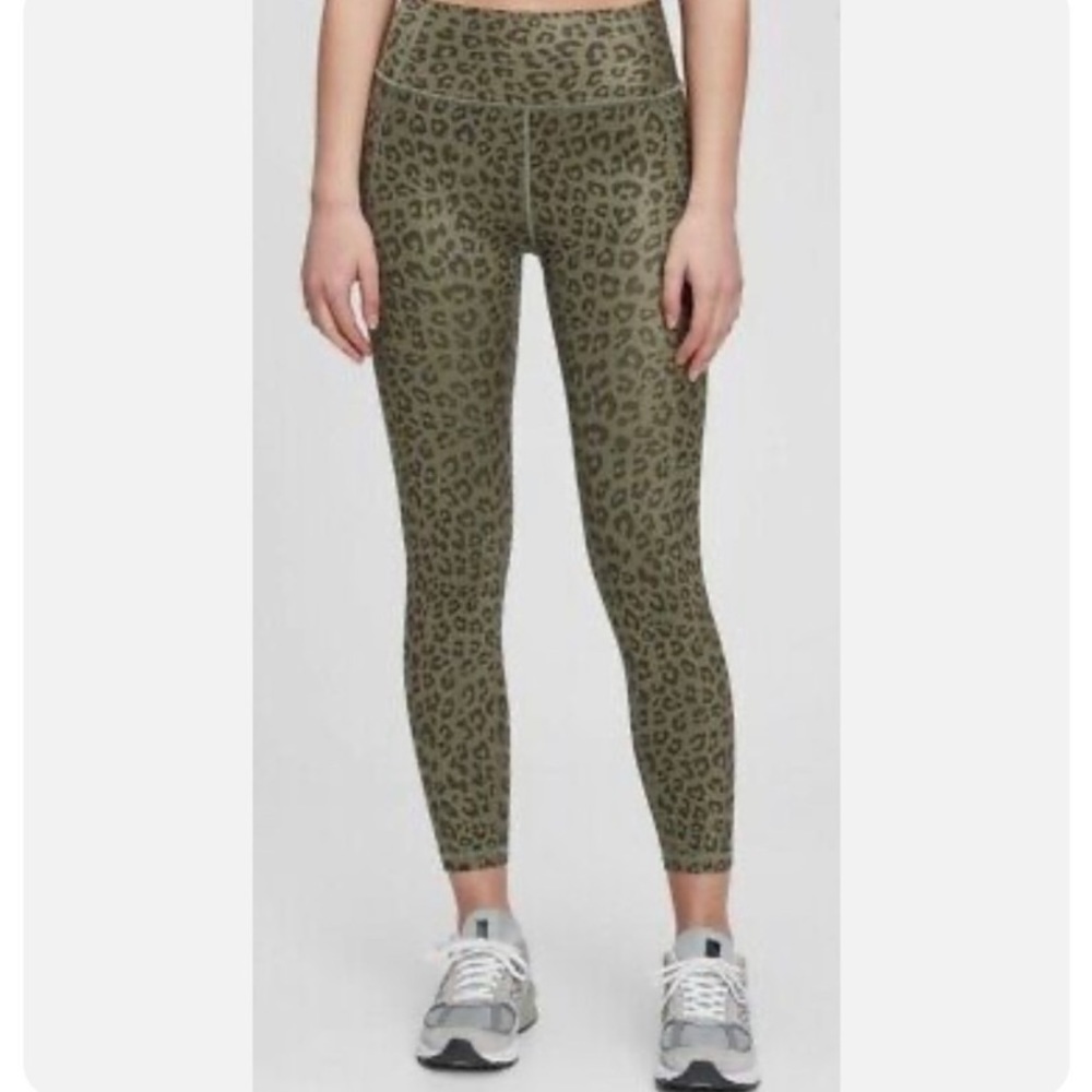 Gap Fit Sculpt Revolution Olive Green Cheetah Print High Rise 7/8 Leggings